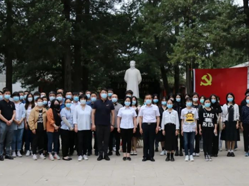 圖2 服飾首飾設(shè)計(jì)學(xué)生黨支部.jpg