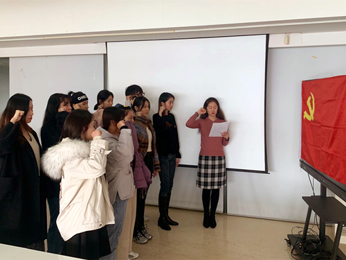 圖4 藝術(shù)設(shè)計(jì)學(xué)院黨委視覺(jué)傳達(dá)系學(xué)生黨支部.jpg