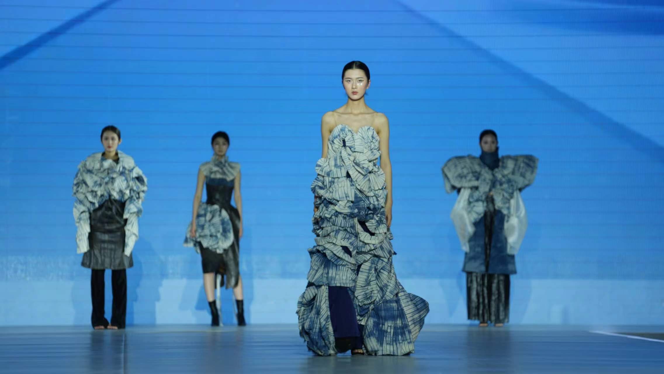 6 未來感服飾走秀.jpg