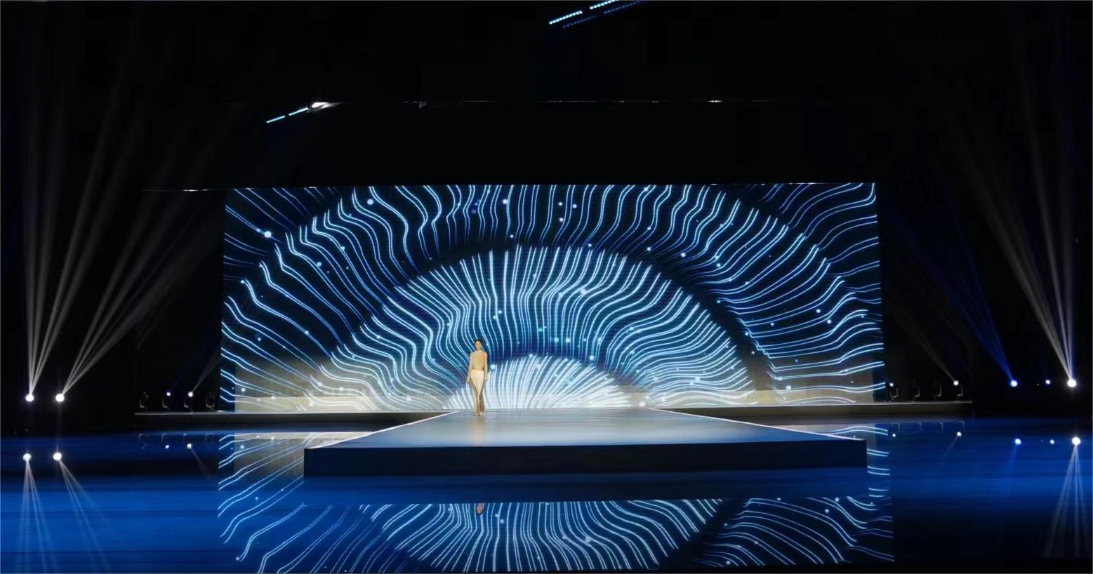 1 未來感服飾走秀.jpg