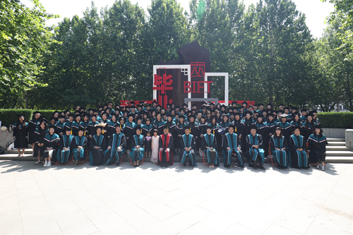 10、畢業典禮合影_副本.jpg